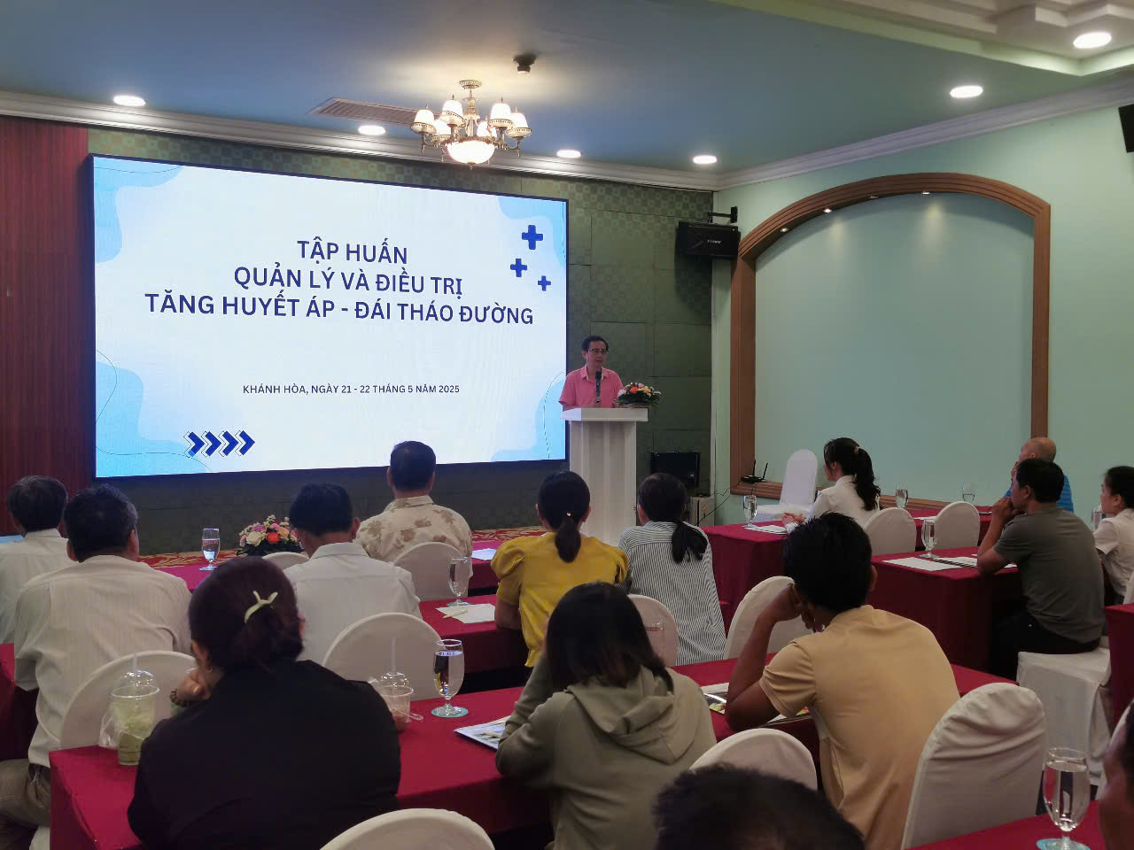 Hơn 60 nhân viên y tế tập huấn về các bệnh không lây nhiễm